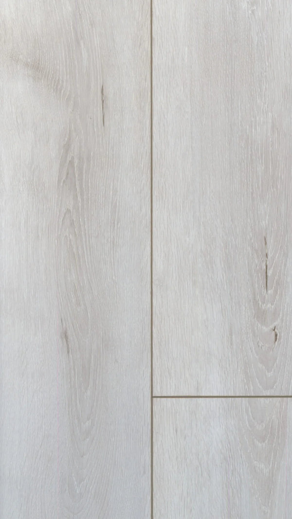 Canadia Icelandic 12mm Oak Plank Laminate Flooring