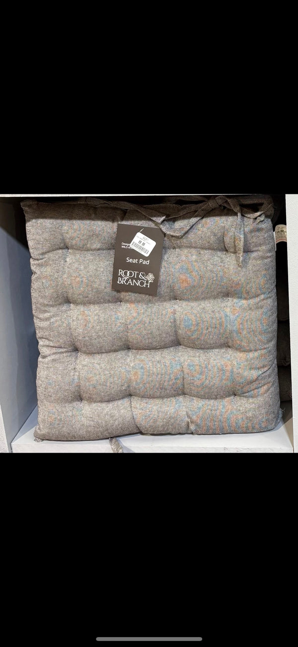 R&B CHARCOAL 16 TUCK SEAT PAD - 642871