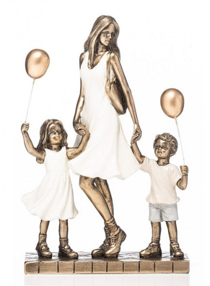 The Grange Collection Mother and Children with Balloons - 645031