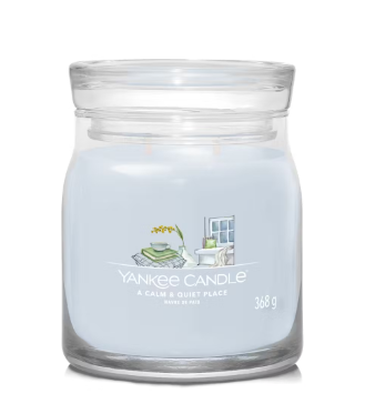 Yankee Candle A Calm & Quiet Place Medium Signature Candle - YNK0450