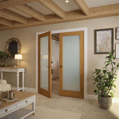 BOSTON OAK SHAKER OPAQUE GLAZED DOOR