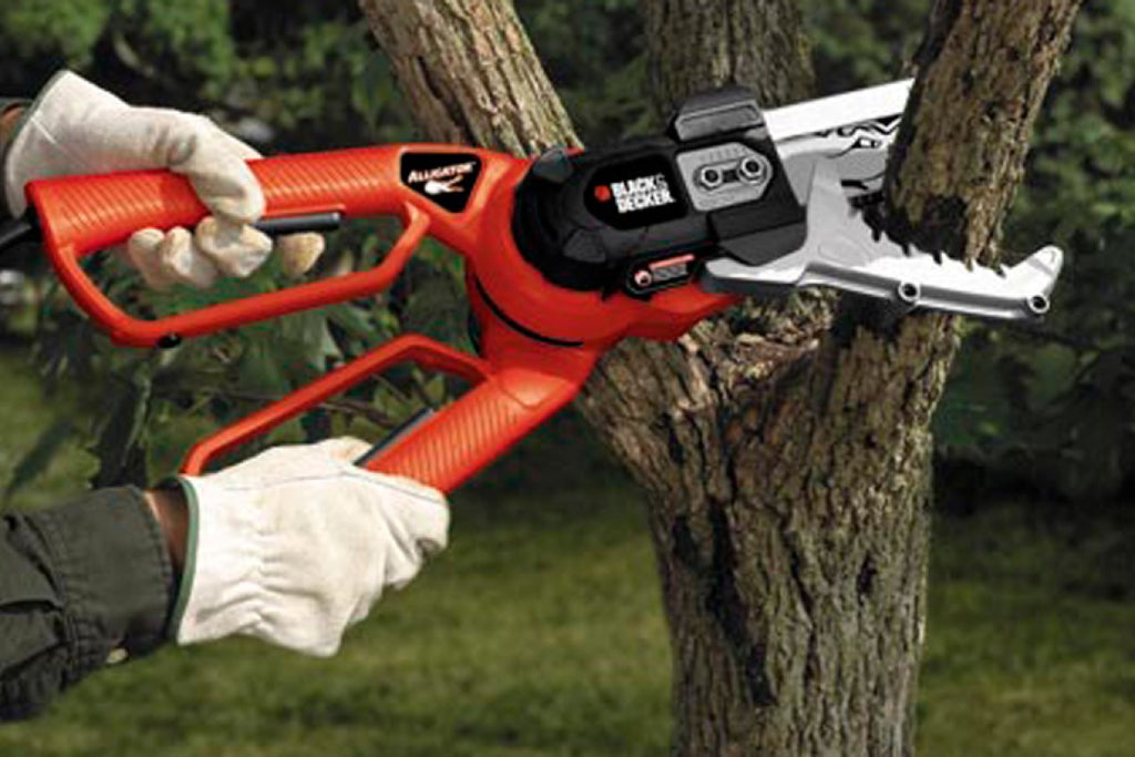 Black + Decker GK1000 Alligator Powered Lopper Branches 100mm Chainsaw  Garden